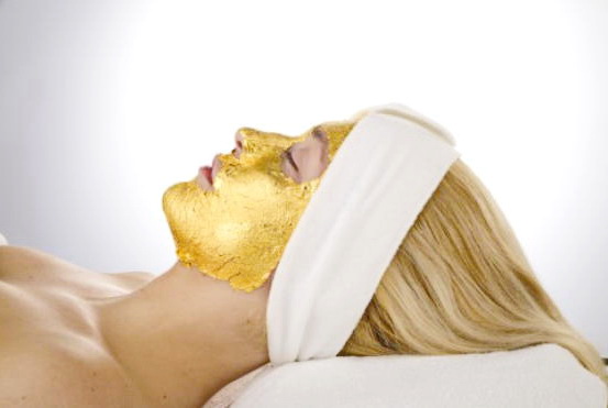 Gold face Mask treatment
